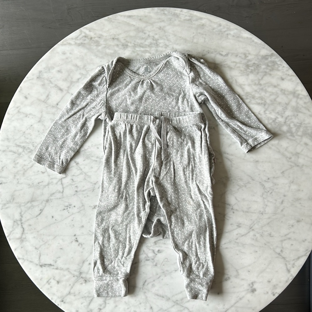 Baby gap grey polka dot set size 18-24 months